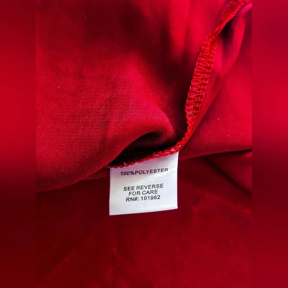 Chances R Lightweight Silky Sleeveless Flowy Metallic Red Christmas Top Blouse - Picture 7 of 7